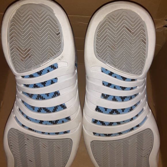 Jordan 12 Retro University Blue - Picture 3 of 6